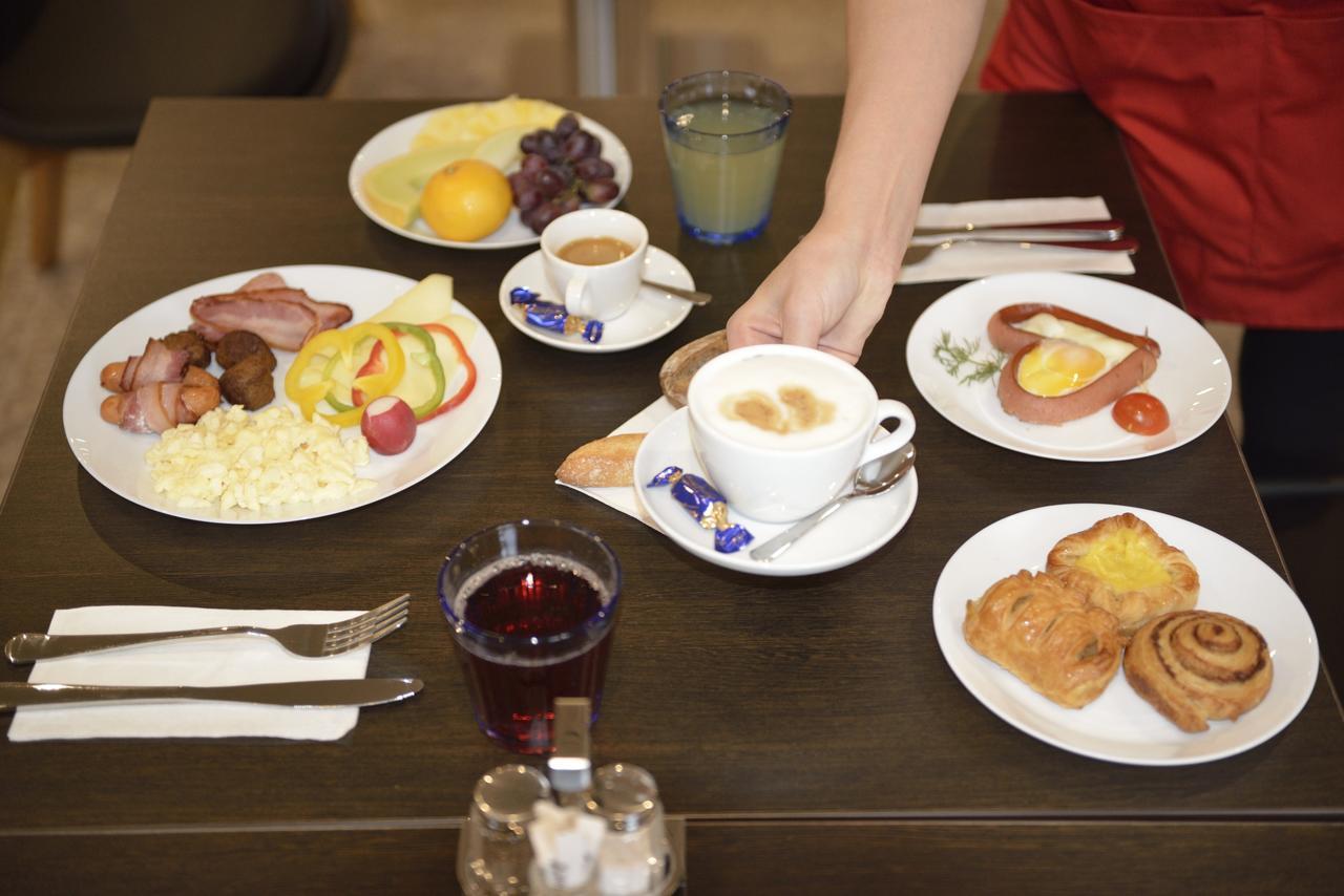 Hotell Nova Karlstad Ngoại thất bức ảnh
